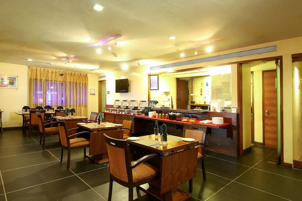 Hotel Studio Estique Pune Exterior foto