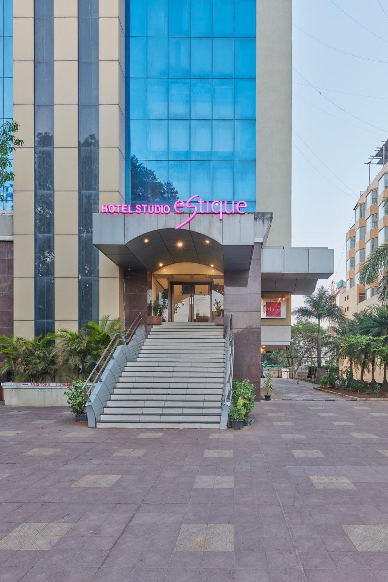 Hotel Studio Estique Pune Exterior foto