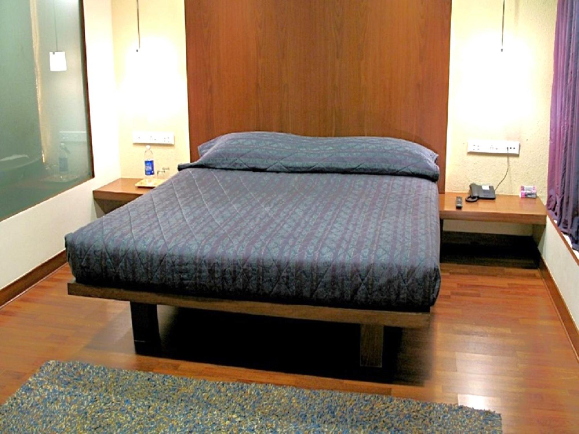 Hotel Studio Estique Pune Exterior foto
